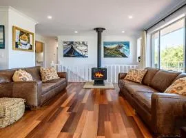 Spacious Family Retreat - Wifi & A Cosy Fireplace