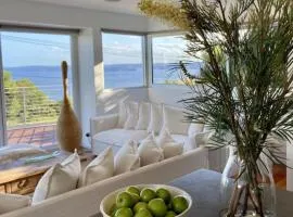 'Binalong House' by Accom Holidays
