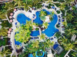 Holiday Inn Resort Phuket Surin Beach by IHG, hotel v destinaci Surin pláž