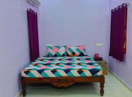 VJ VILLA HOME STAY PURPLE ROOM, homestay in Puducherry