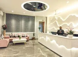 Shivhari Hotel & Resort