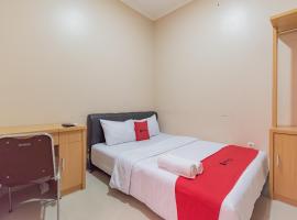 RedDoorz Syariah near Exit Toll Subang, hotel v destinaci Subang