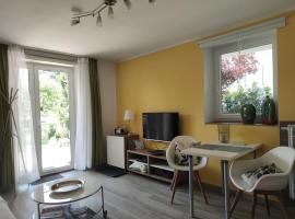 Gemütliches Garten-Apartment mit Bergblick, hotel in Murnau am Staffelsee