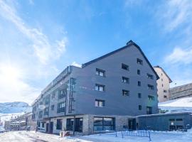 Apartamentos Caribou, hotel en Pas de la Casa