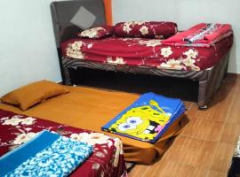 KHAIRI HOMESTAY, δωμάτιο σε οικογενειακή κατοικία σε Bukittinggi