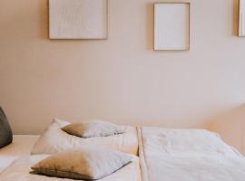 Rotwein Residenz Klingenberg Luxus Suite mit Weitblick Hollands Pfefferhaus, hotel di Klingenberg am Main