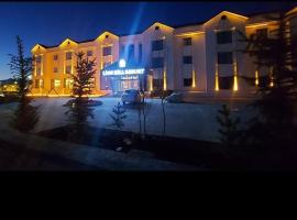 LİON HİLL RESORT โรงแรมที่มีที่จอดรถในSarıkamıs