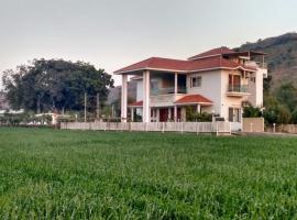 Bhagrecha Farms - A memorable Farm Stay, kjæledyrvennlig hotell i Chandrāvati