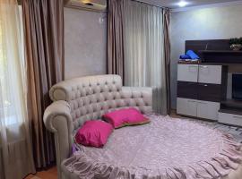 1 комнатная квартира на Райымбека 167а, apartment in Almaty