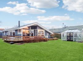 Beautiful Home In Beder With Wi-fi, feriehus i Odder