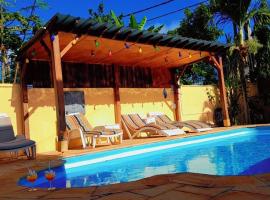 Jolie Villa Santa avec piscine, holiday rental in Pointe aux Piments
