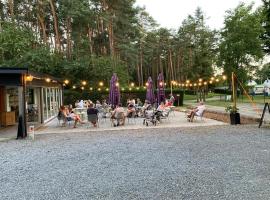 Camping het Swinnenbos, hotel na may parking sa Diest