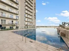WelHome - Breathtaking View 1BR Apt in Damac Hills 2