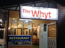 The Whyt Deluxe Homestay
