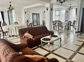 4 Room Rental Unit, hotel with parking in Marginea