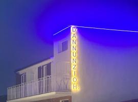 D ANNUNZIO house, hotel in Martinsicuro