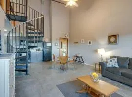 Del Norte Apartment with Loft, Walk to Downtown!