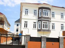 House 4 Guest House & Apartments, gistihús í Lagos