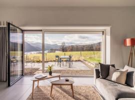 Tethera: Eco-Luxury Passivhaus on Ullswater, feriebolig i Watermillock