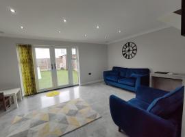 Elegant 3-Bedroom Home, sleeps up to 5 guest., ξενοδοχείο σε South Ockendon