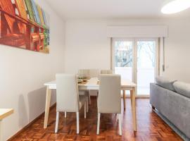 Cascais Beach Flower Apartment, отель в Эшториле