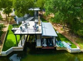 Waterfront Lake LBJ Retreat w/ Hot Tub & Deck!
