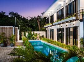 House of Nomad - Adults only, hotel u gradu Tamarindo