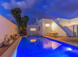 ETELVILLA, hotel with jacuzzis in El Puerto de Santa María