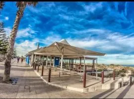 Spacious self contained unit - short walk to Grange Jetty