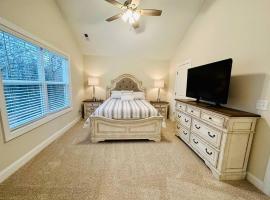 Gastonia Retreat Bedrooms for rent Shared House Brand NEW Home!, lavprishotell i Gastonia