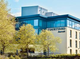 Courtyard by Marriott Glasgow Airport, hotelli kohteessa Paisley