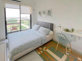 Aerial Escape Skyhouse Studio with Nice Balcony, hotel in Tangerang