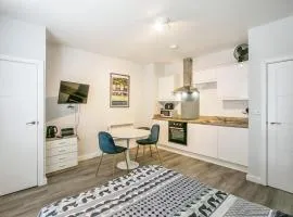 Charming Studio Apartment in Bournemouth - Central Location - Walk to Town and Beaches