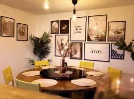 Slava Hygge House、ナクスコウのコテージ