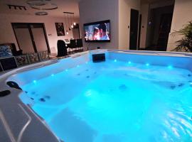 Komfortowy dom z jacuzzi blisko Trójmiasta, casa vacanze a Banino