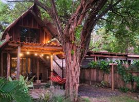 Charming Cabaña on the beach, מלון זול בקמבוטל