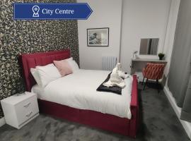 Adorable 2BR Apartment in The Rock Bury: Bury şehrinde bir otel