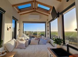 Coastal Haven Tiny Home - Port Fairy Tiny Homes, μικροσκοπικό σπίτι σε Killarney