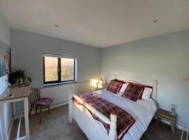 Converted Stables - Pet Friendly - Enclosed Garden, hotel i Pontefract