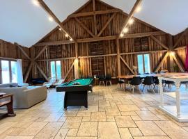 Ferme des Brimbelles 15p - billard, baby-foot & PS3, holiday home in Gérardmer