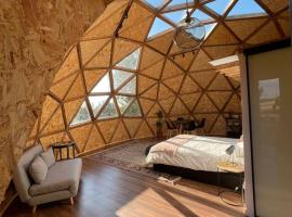 Miradomos Glamping Rural, cottage ở Lodares de Osma