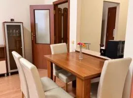 Stylish one bedroomed apartment 112 in main Flora building