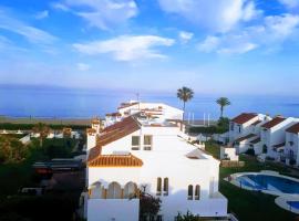 Maison andalouse 4 chambres en front de mer., hotel en San Luis de Sabinillas