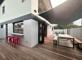 SkyJet Villa-Modern, Sophisticated and fun!, dovolenkový dom v destinácii Gqeberha