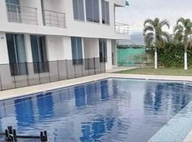 Apartamento Completo. 2 Habitaciones, aire acondicionado, conjunto cerrado, lejlighed i Girardot