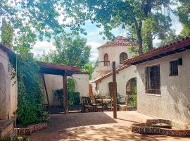 El Torreón Lodge: Potrerillos'ta bir otel