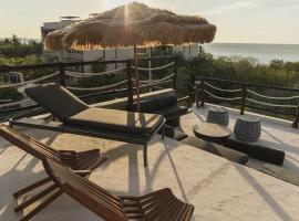 Casa Mar- Ocean View Luxury Villa, hišnim ljubljenčkom prijazen hotel v mestu Holbox Island