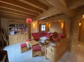 Chalet cosy 9 pers, 100m des pistes et 300m des commerces, avec WIFI et balcon sud-ouest - FR-1-733-152