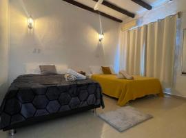 Casa Blue "HABITACION DELFIN", hotel din Holbox