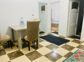 شقة فندقية بالزقازيق, hotel dengan parking di Az Zaqāzīq
